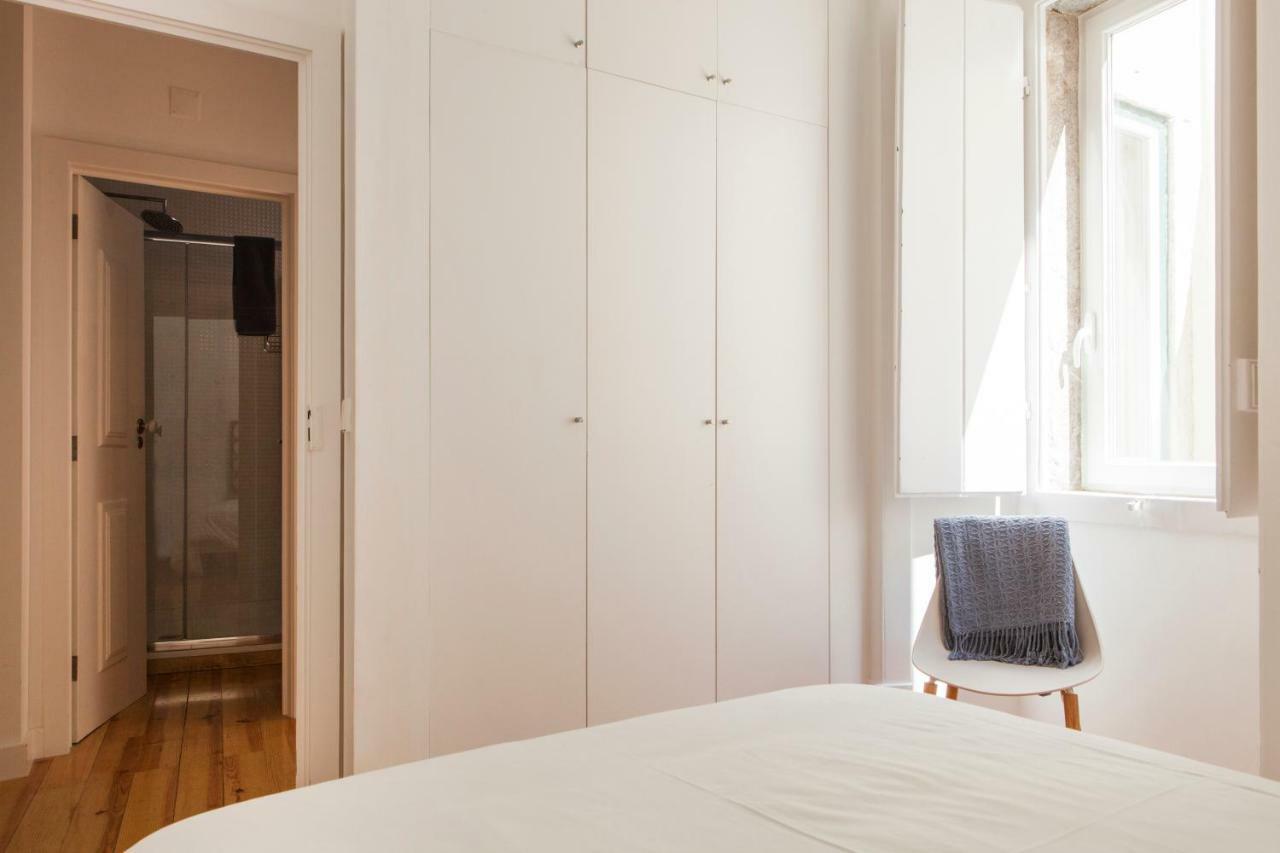 Cozy 1st Floor Flat Chiado District With Balconies And Ac 19th Century Building Apartment *