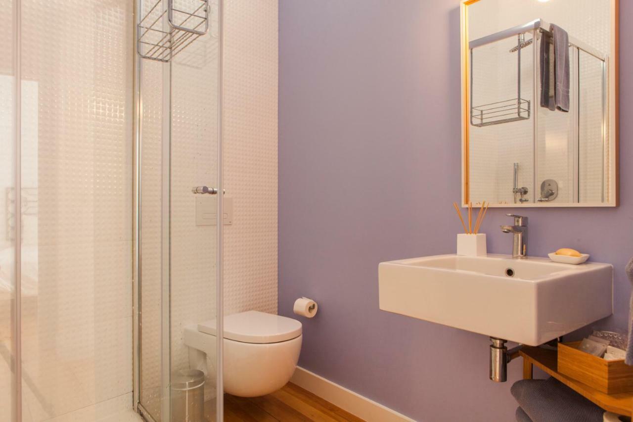 Cozy 1st Floor Flat Chiado District With Balconies And Ac 19th Century Building Lisbon