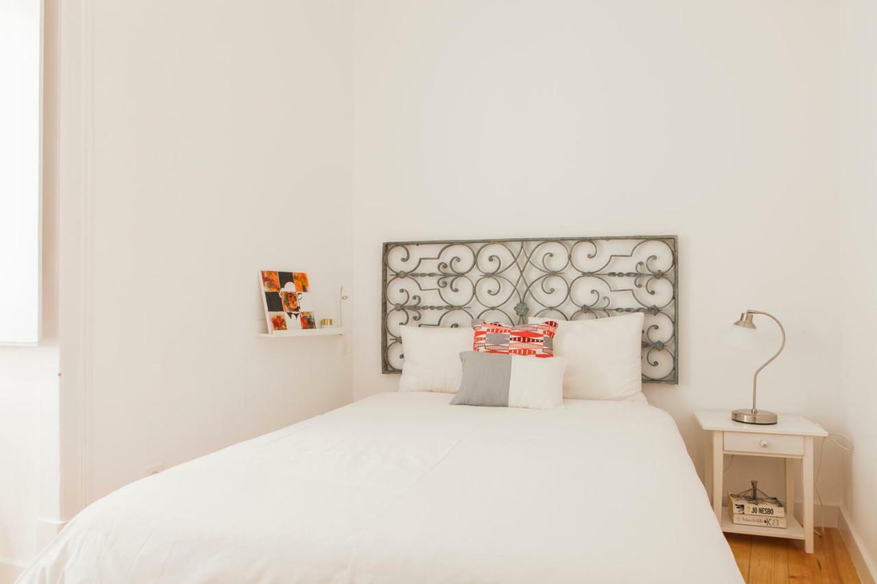 Cozy 1st Floor Flat Chiado District With Balconies And Ac 19th Century Building Apartment *