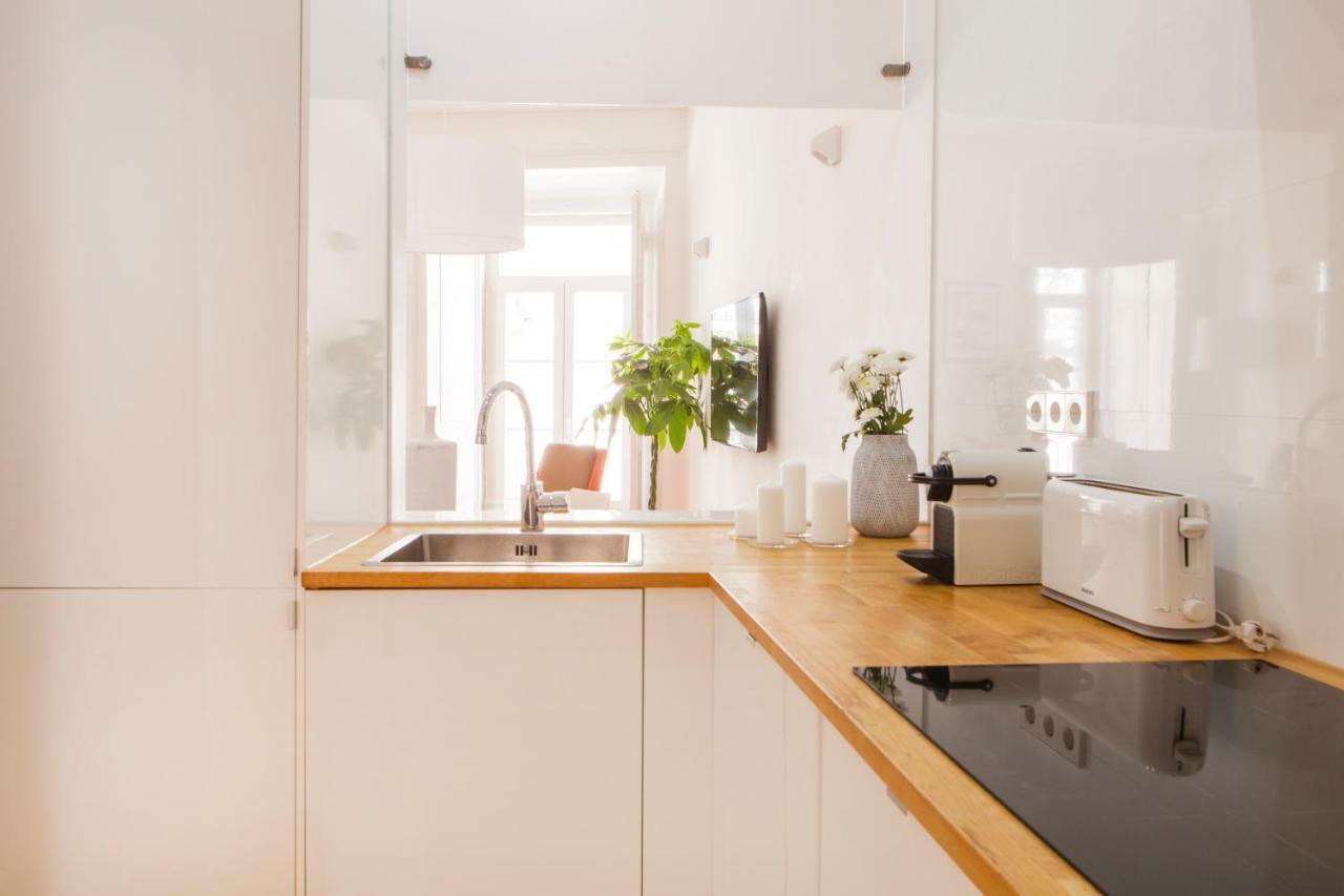 Apartment Cozy 1st Floor Flat Chiado District With Balconies And Ac 19th Century Building *