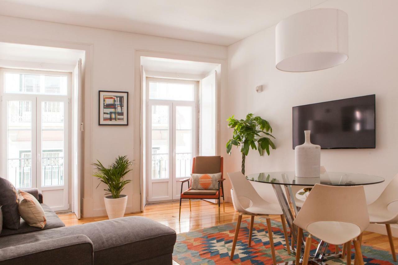 Apartment Cozy 1st Floor Flat Chiado District With Balconies And Ac 19th Century Building Lisbon