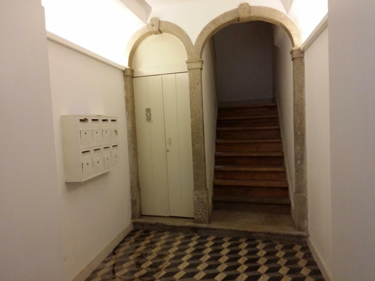 Cozy 1st Floor Flat Chiado District With Balconies And Ac 19th Century Building Apartment