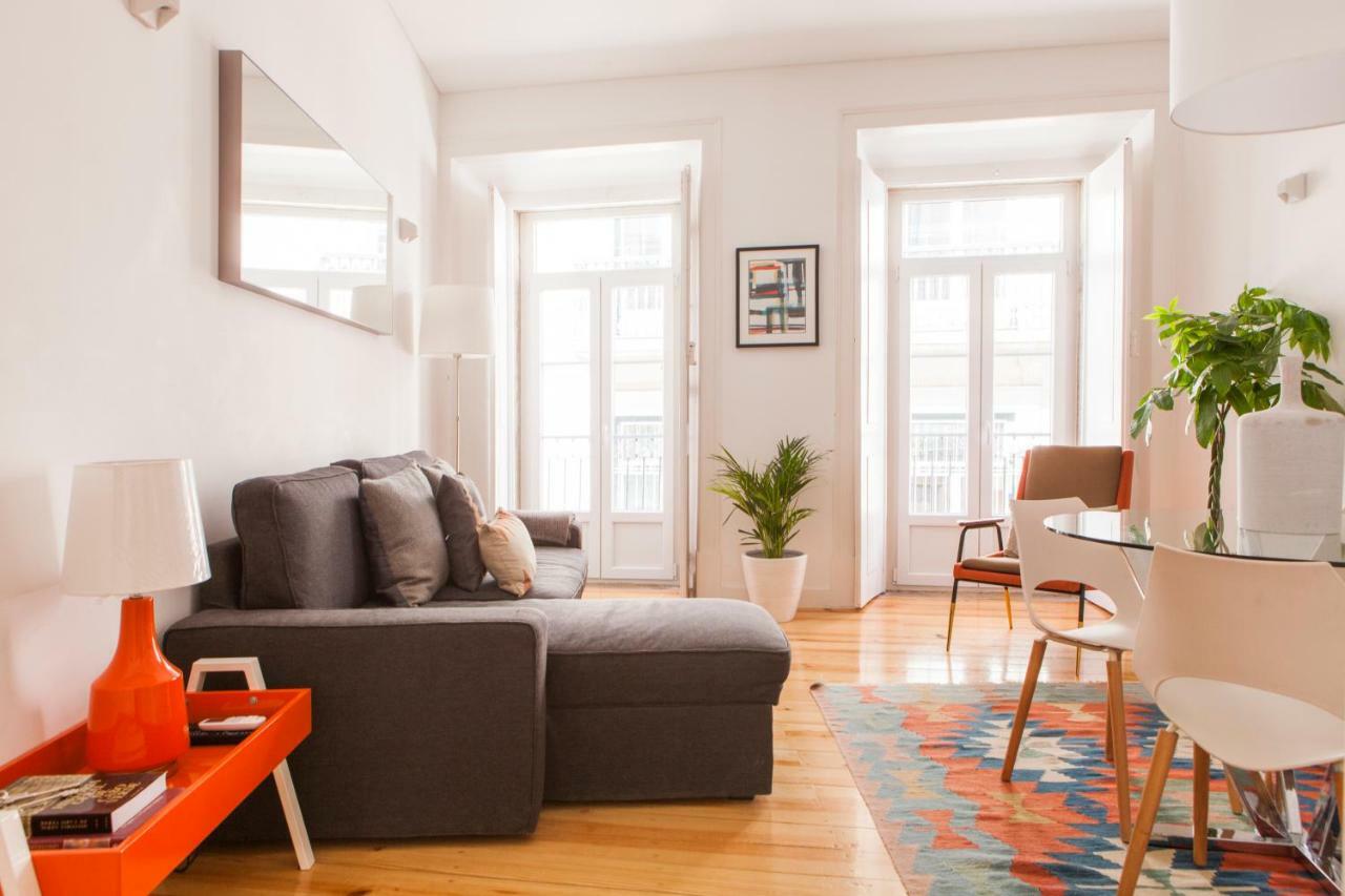 Apartment Cozy 1st Floor Flat Chiado District With Balconies And Ac 19th Century Building *
