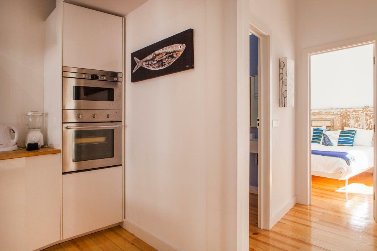 Cozy 1st Floor Flat Chiado District With Balconies And Ac 19th Century Building * Lisbon